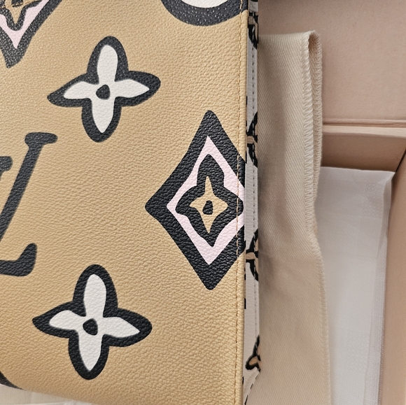 Louis Vuitton Wild At Heart Arizona Tan Monogram Canvas Toiletry Pouch 26 XL Bag - Picture 9 of 17